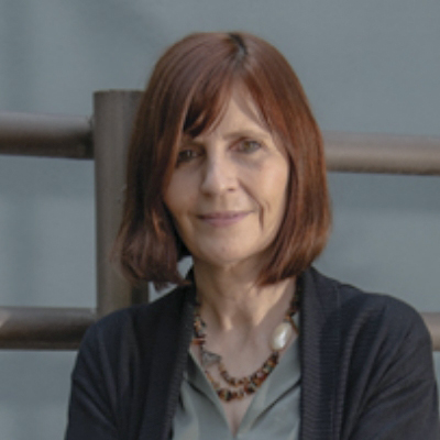 Imagen de la directora de área